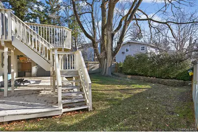 8 Stern Court, Huntington Station, NY 11746 - Photo 21