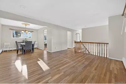 8 Stern Court, Huntington Station, NY 11746 - Photo 5