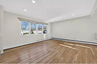 8 Stern Court, Huntington Station, NY 11746 - Photo 3