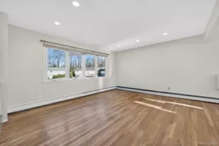 8 Stern Ct, Huntington Station, NY 11746 - Photo 3