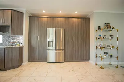 165 W Walnut Street, Long Beach, NY 11561 - Photo 17