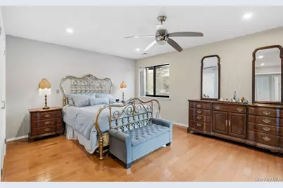 8 Wimbledon Court, Jericho, NY 11753 - Photo 15