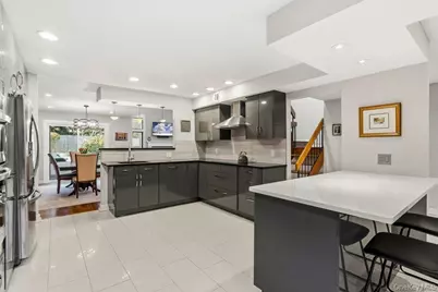 8 Wimbledon Court, Jericho, NY 11753 - Photo 5