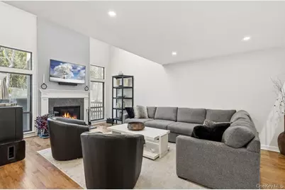 8 Wimbledon Court, Jericho, NY 11753 - Photo 11