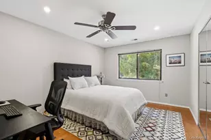 8 Wimbledon Ct, Jericho, NY 11753 - Photo 17