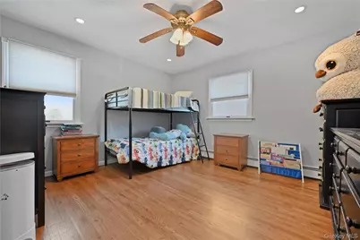 194 Oakdale Bohemia Road, Bohemia, NY 11716 - Photo 17