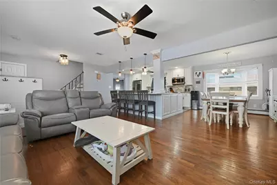 194 Oakdale Bohemia Road, Bohemia, NY 11716 - Photo 7