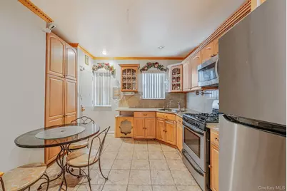 559 E 28th Street, Brooklyn, NY 11210 - Photo 11