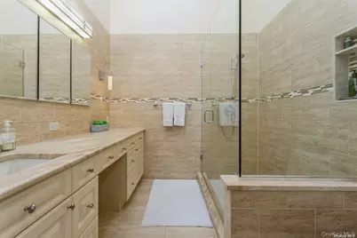 100 Baker Court #118, Island Park, NY 11558 - Photo 17