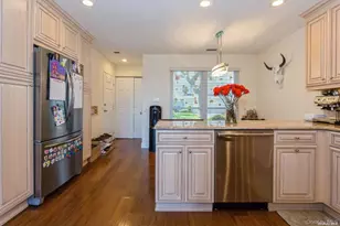 100 Baker Ct, Island Park, NY 11558 - Photo 7