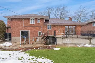 51 Edgewood Dr, New Hyde Park, NY 11040 - Photo 17