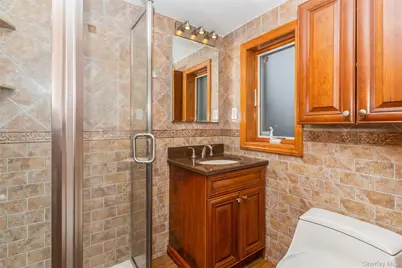 51 Edgewood Drive, New Hyde Park, NY 11040 - Photo 9