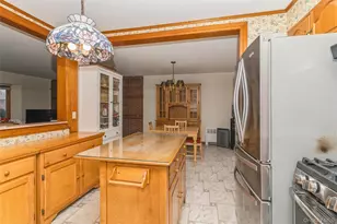 51 Edgewood Dr, New Hyde Park, NY 11040 - Photo 5