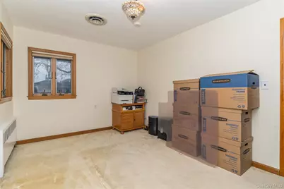 51 Edgewood Drive, New Hyde Park, NY 11040 - Photo 13