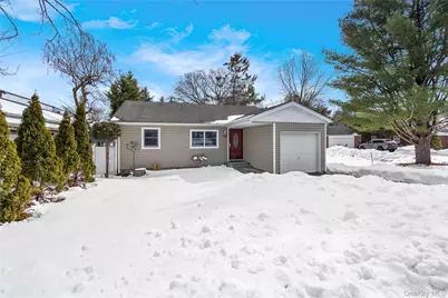 25 State Place, Huntington, NY 11743 - Photo 3