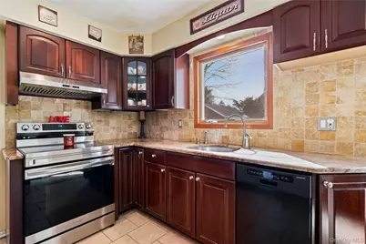 25 State Place, Huntington, NY 11743 - Photo 19