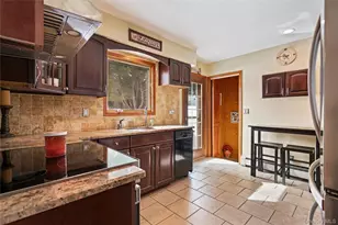 25 State Pl, Huntington, NY 11743 - Photo 17