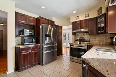 25 State Place, Huntington, NY 11743 - Photo 13