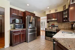 25 State Pl, Huntington, NY 11743 - Photo 13