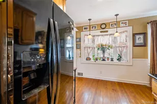 36 Lakewood Ave, Ronkonkoma, NY 11779 - Photo 11