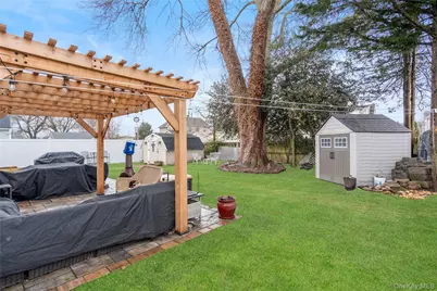 36 Lakewood Avenue, Ronkonkoma, NY 11779 - Photo 25