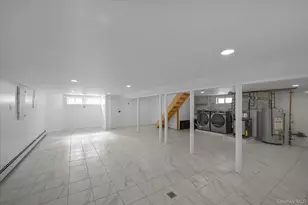 154-25 13th Ave, Whitestone, NY 11357 - Photo 15