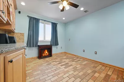 20 Wendy Lane, Brentwood, NY 11717 - Photo 9