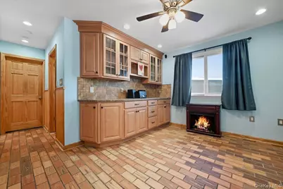 20 Wendy Lane, Brentwood, NY 11717 - Photo 7