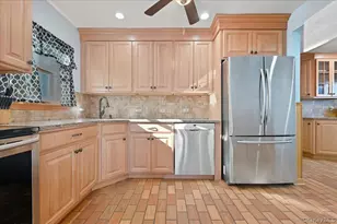 20 Wendy Ln, Brentwood, NY 11717 - Photo 11