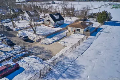 20 Wendy Lane, Brentwood, NY 11717 - Photo 23