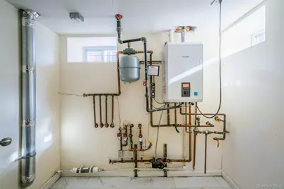 15424 13th Avenue, Whitestone, NY 11357 - Photo 11