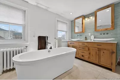 28 Jane Street, Roslyn Heights, NY 11577 - Photo 23