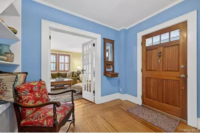 28 Jane Street, Roslyn Heights, NY 11577 - Photo 3