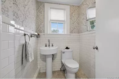 28 Jane Street, Roslyn Heights, NY 11577 - Photo 13