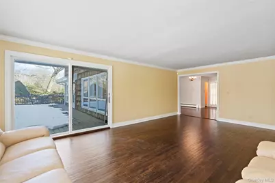 15 Springwood Path, Syosset, NY 11791 - Photo 9