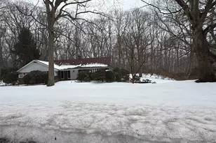 15 Springwood Path, Syosset, NY 11791 - Photo 3