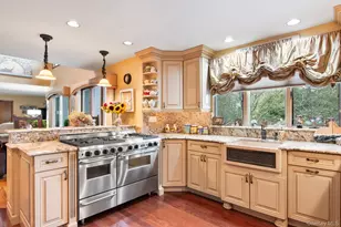 6 Bluffview Ct, Miller Place, NY 11764 - Photo 27