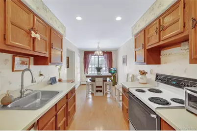 21 Foxwood Drive #8, Pleasantville, NY 10570 - Photo 9