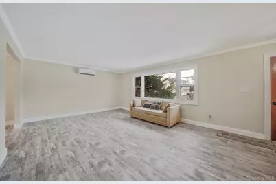 62 Howard Street, Patchogue, NY 11772 - Photo 5