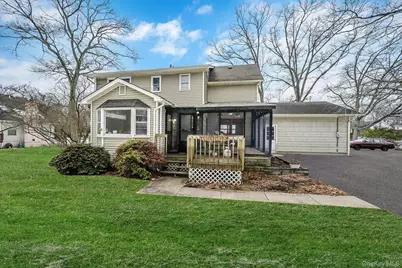 62 Howard Street, Patchogue, NY 11772 - Photo 3