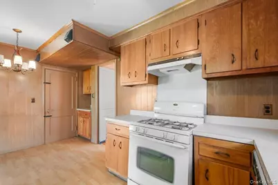 18 Faneuil Place, New Rochelle, NY 10801 - Photo 13