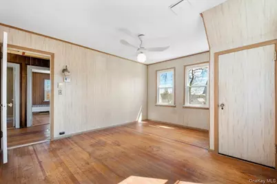 18 Faneuil Place, New Rochelle, NY 10801 - Photo 17