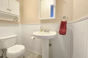 143 Hawthorne St, Mastic, NY 11950 - Photo 9