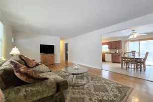 143 Hawthorne St, Mastic, NY 11950 - Photo 5