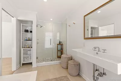 80 Hollow Road, Stony Brook, NY 11790 - Photo 21