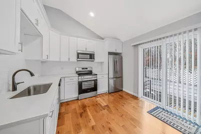 14 Wiltshire Court, Center Moriches, NY 11934 - Photo 5