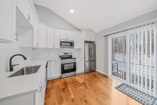 14 Wiltshire Ct, Center Moriches, NY 11934 - Photo 5