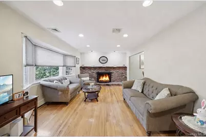 118 Norton Drive, East Northport, NY 11731 - Photo 5