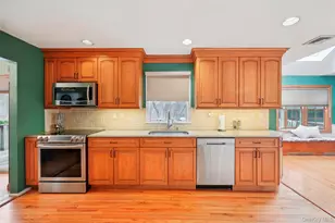 118 Norton Dr, East Northport, NY 11731 - Photo 11