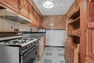 151-35 84th St, Howard Beach, NY 11414 - Photo 13